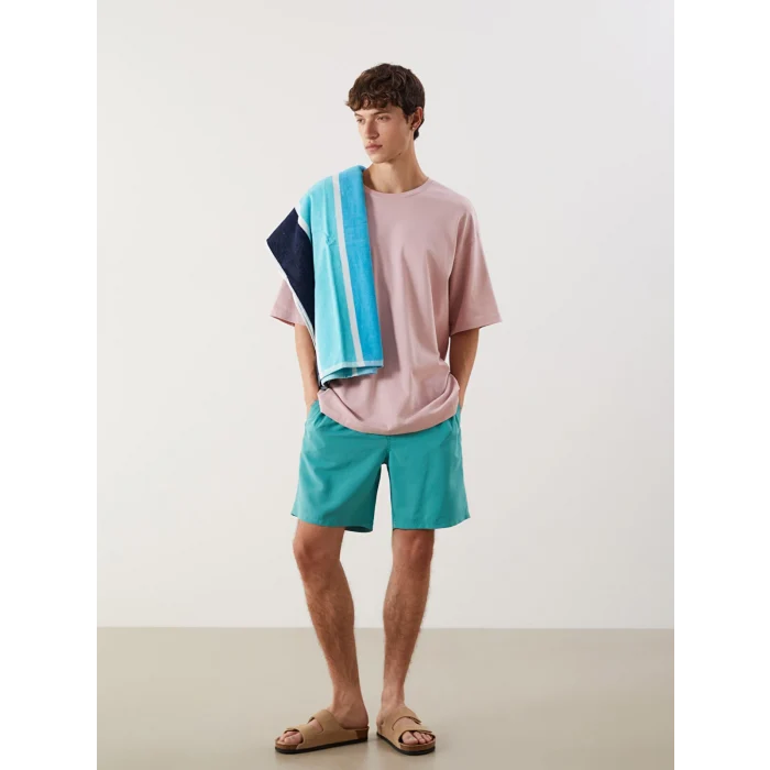 LCWAIKIKI Classic Turkuaz Kısa Boy Basic Erkek Deniz Şortu