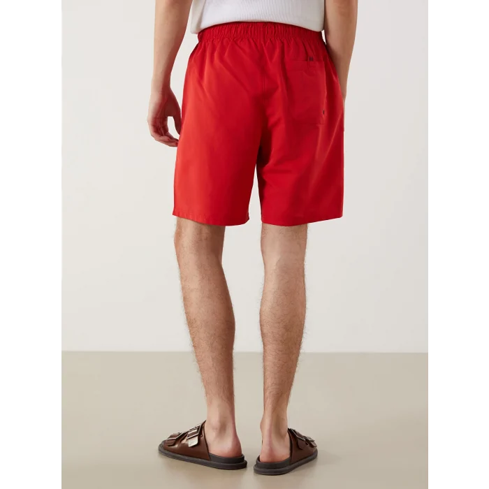 LCWAIKIKI Classic Kirmizi Diz Hizası Boy Basic Erkek Deniz Şortu