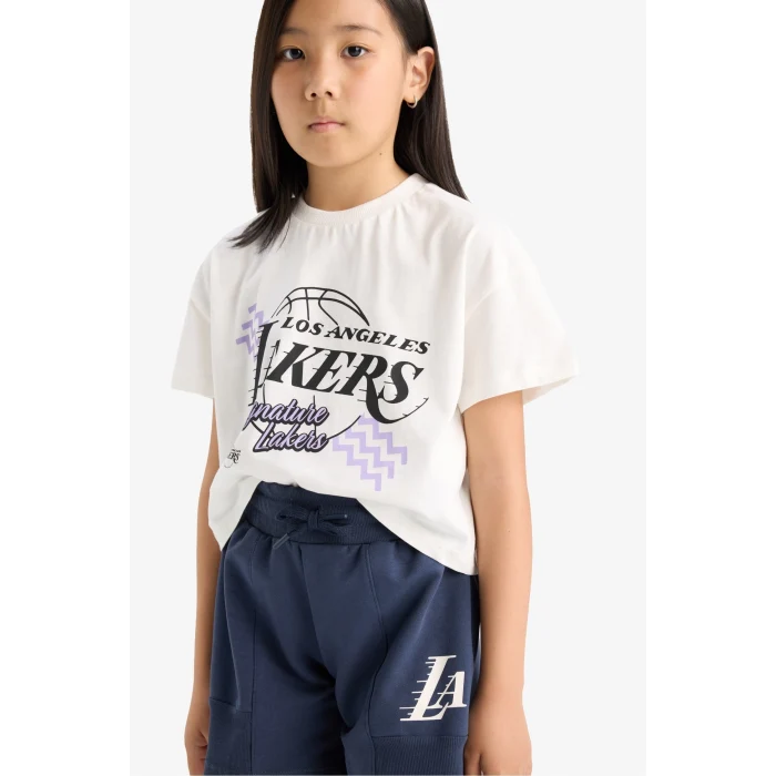 Defacto E7632 Ekru Kız Çocuk NBA Los Angeles Lakers Bisiklet Yaka Kısa Kollu Tişört