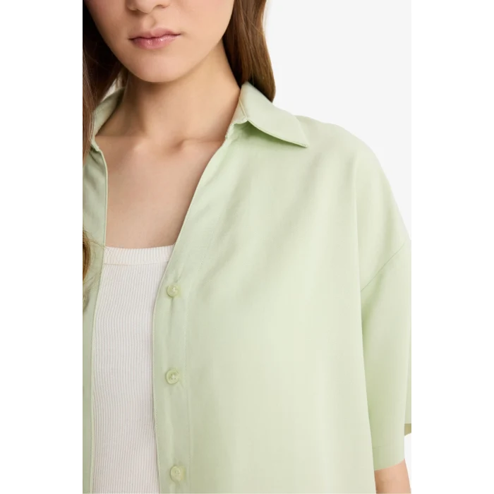 Defacto C3807 Yeşil Oversize Geniş Kalıp Keten Karışımlı Kısa Kollu Gömlek