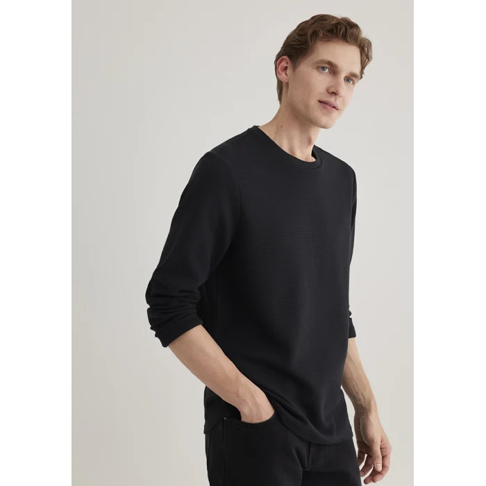 Mavi 064622-21842 Uzun Kollu Dokulu Siyah Tişört