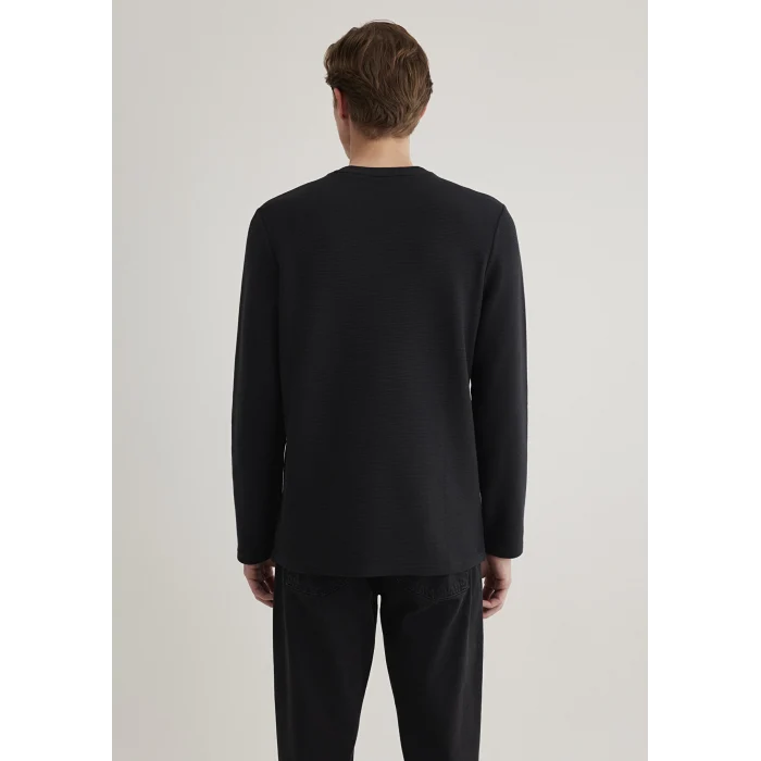 Mavi 064622-21842 Uzun Kollu Dokulu Siyah Tişört