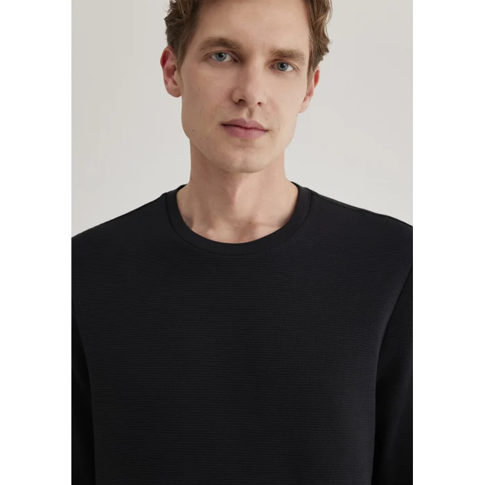 Mavi 064622-21842 Uzun Kollu Dokulu Siyah Tişört