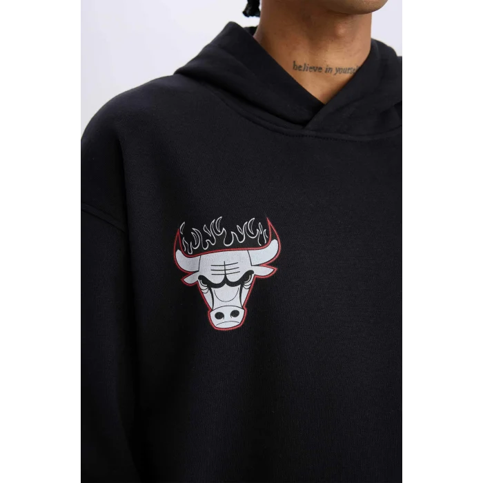 Defacto D6574 Siyah DeFactoFit NBA Chicago Bulls Boxy Fit Kapüşonlu Sırt Baskıllı Kalın Sweatshirt