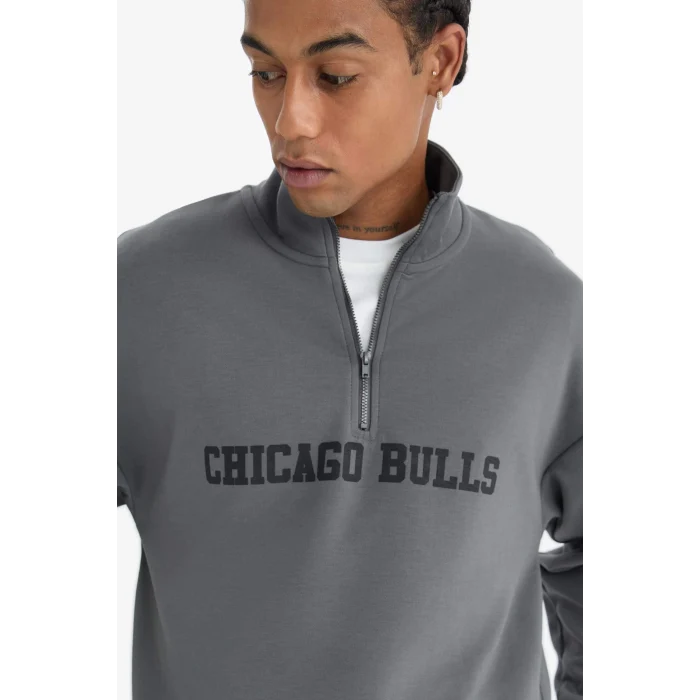 Defacto D8616 Gri DeFactoFit NBA Chicago Bulls Oversize Geniş Kalıp Fermuarlı Dik Yaka Skuba Dalgıç Kumaş Sweatshirt