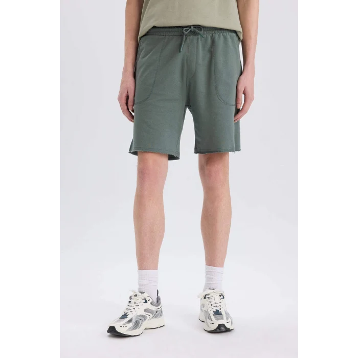 Defacto B8673 Yeşil %100 Pamuk Slim Fit Dar Kesim Dar Paça Cepli Basic Düz Şort
