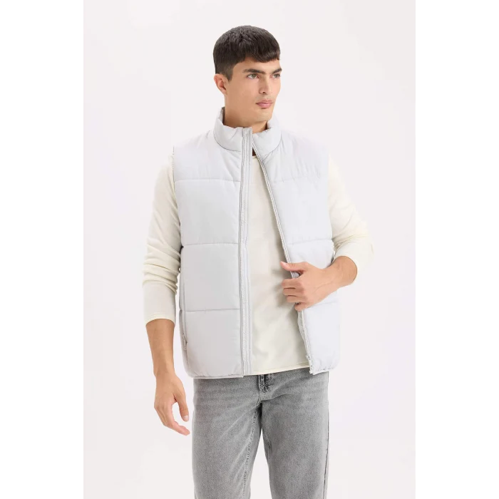Defacto D6286 Gri Regular Fit Dik Yaka Fermuarlı Şişme Yelek