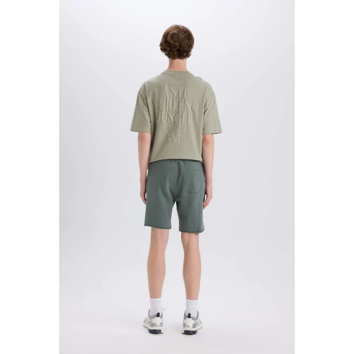Defacto B8673 Yeşil %100 Pamuk Slim Fit Dar Kesim Dar Paça Cepli Basic Düz Şort