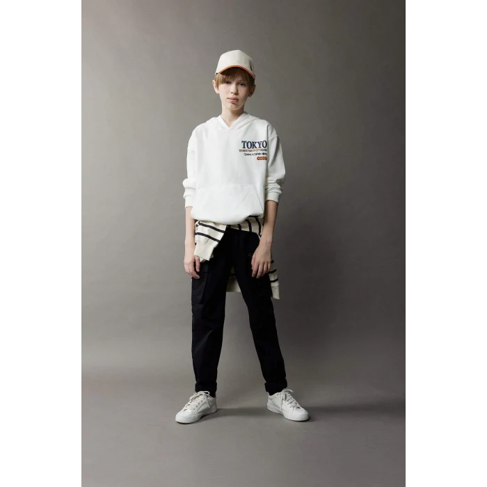 Defacto D8495 Beyaz Erkek Çocuk Oversize Geniş Kalıp Kapüşonlu Sırt Baskılı Sweatshirt