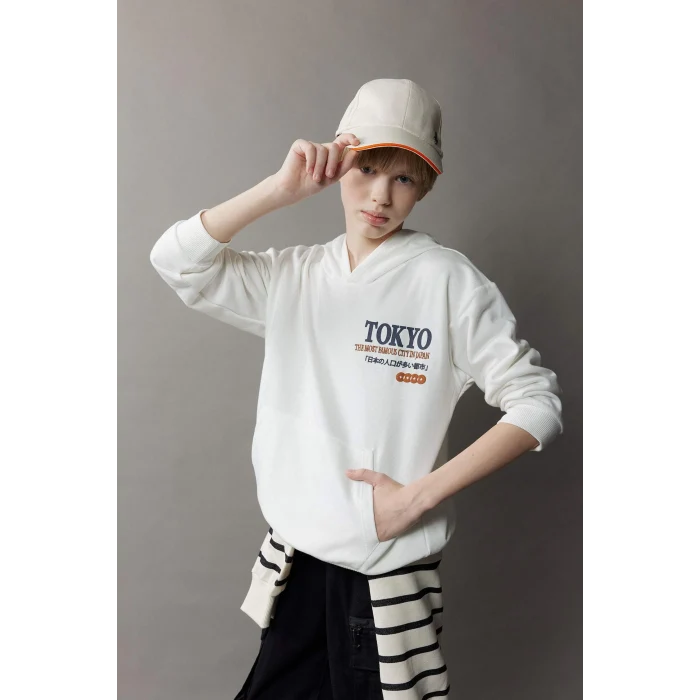 Defacto D8495 Beyaz Erkek Çocuk Oversize Geniş Kalıp Kapüşonlu Sırt Baskılı Sweatshirt