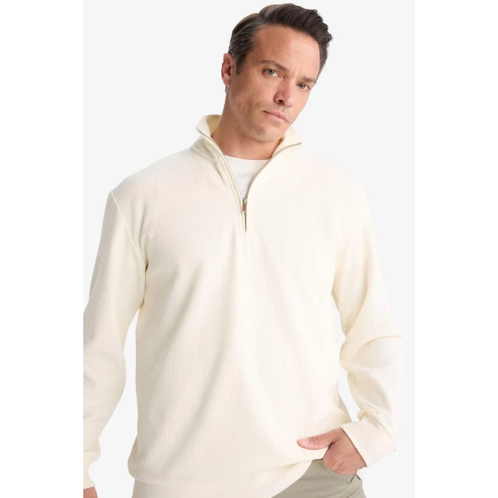 Defacto D7543 Ekru Comfort Fit Dik Yaka Dokulu Yarım Fermuarlı Waffle Sweatshirt