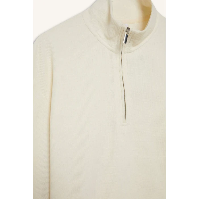 Defacto D7543 Ekru Comfort Fit Dik Yaka Dokulu Yarım Fermuarlı Waffle Sweatshirt