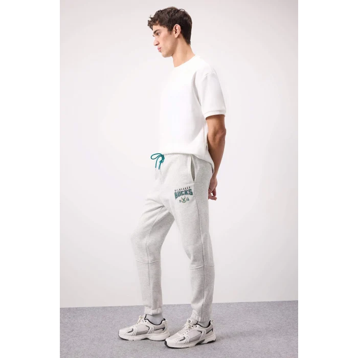 Defacto D6701 Gri DeFactoFit NBA Milwaukee Bucks Kalın Jogger Eşofman Altı Standart Fit Beli Bağcıklı Cepli
