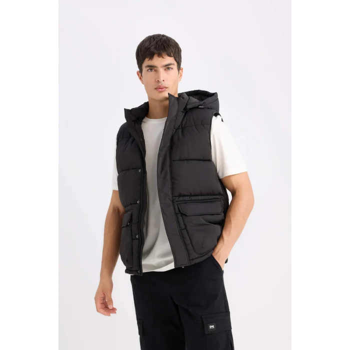 Defacto D6285 Siyah Regular Fit Kapüşonlu Fermuarlı Cepli Şişme Yelek