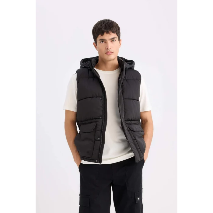 Defacto D6285 Siyah Regular Fit Kapüşonlu Fermuarlı Cepli Şişme Yelek