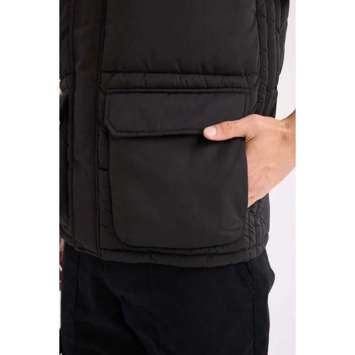 Defacto D6285 Siyah Regular Fit Kapüşonlu Fermuarlı Cepli Şişme Yelek