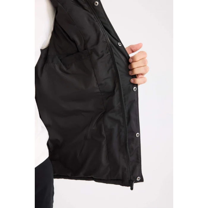 Defacto D6285 Siyah Regular Fit Kapüşonlu Fermuarlı Cepli Şişme Yelek