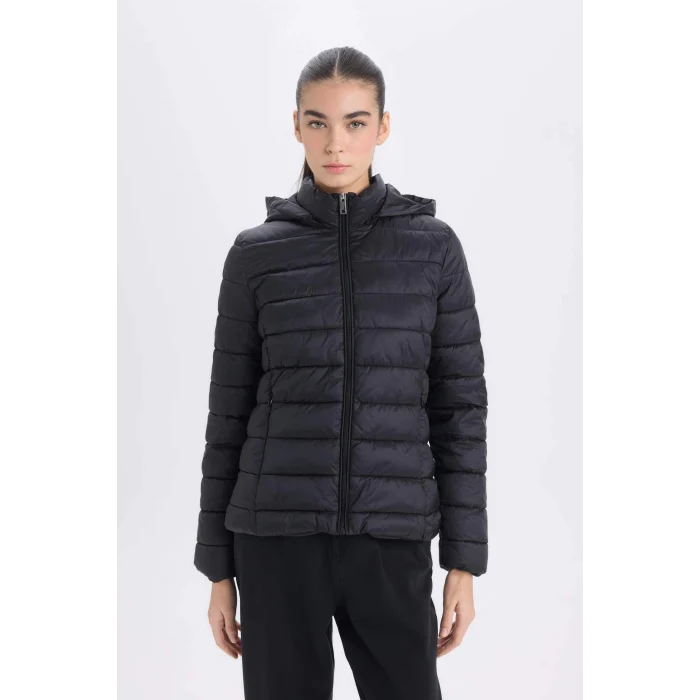 Defacto B2030 Siyah Su İtici Hafif Şişme Mont Kapüşonlu Kapitoneli Fermuarlı Cepli Basic Düz Mevsimlik