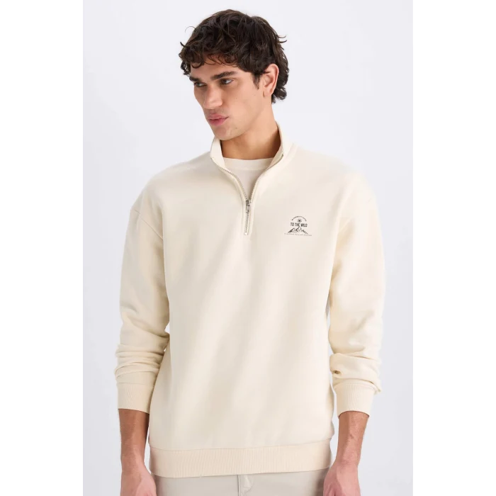 Defacto C6132 Bej Comfort Regular Fit Rahat Kalıp Fermuarlı Dik Yaka Baskılı Sweatshirt