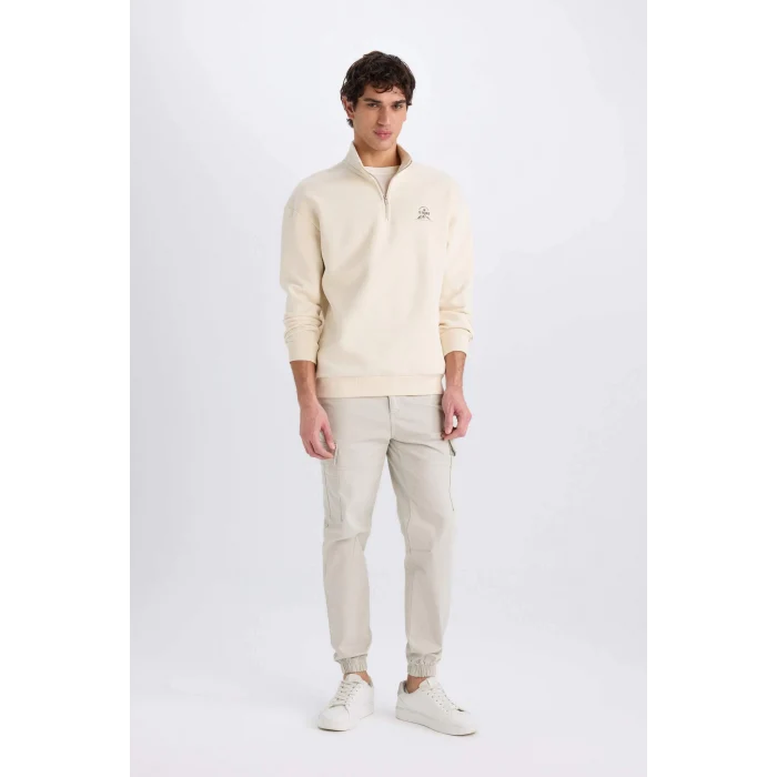 Defacto C6132 Bej Comfort Regular Fit Rahat Kalıp Fermuarlı Dik Yaka Baskılı Sweatshirt