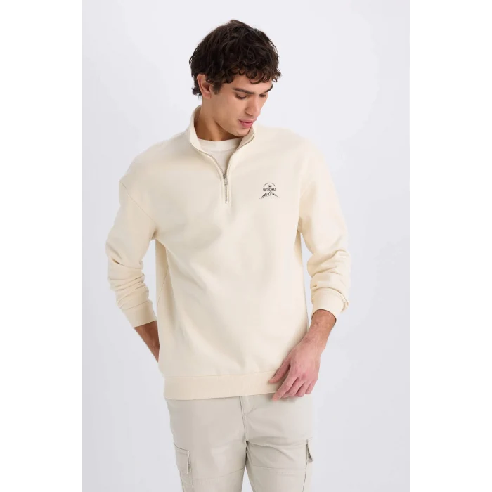 Defacto C6132 Bej Comfort Regular Fit Rahat Kalıp Fermuarlı Dik Yaka Baskılı Sweatshirt