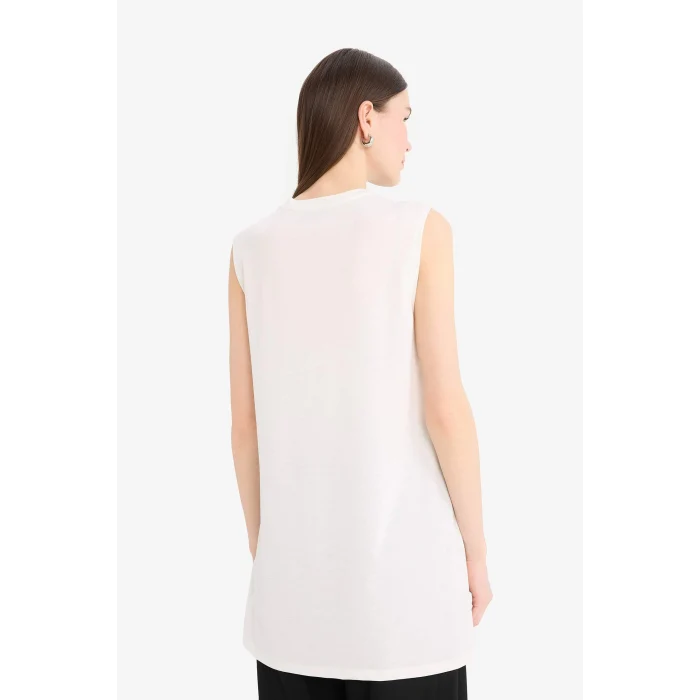 Defacto A8352 Ekru Regular Fit Bisiklet Yaka Basic Düz Kolsuz Tesettür Tişört