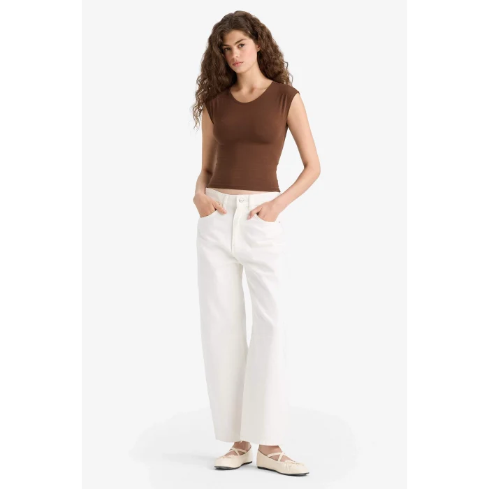 Defacto F5195 Kahve Fitted Yuvarlakt Yaka Basic Düz Kısa Kollu Tişört