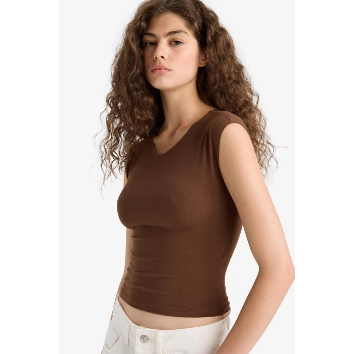 Defacto F5195 Kahve Fitted Yuvarlakt Yaka Basic Düz Kısa Kollu Tişört