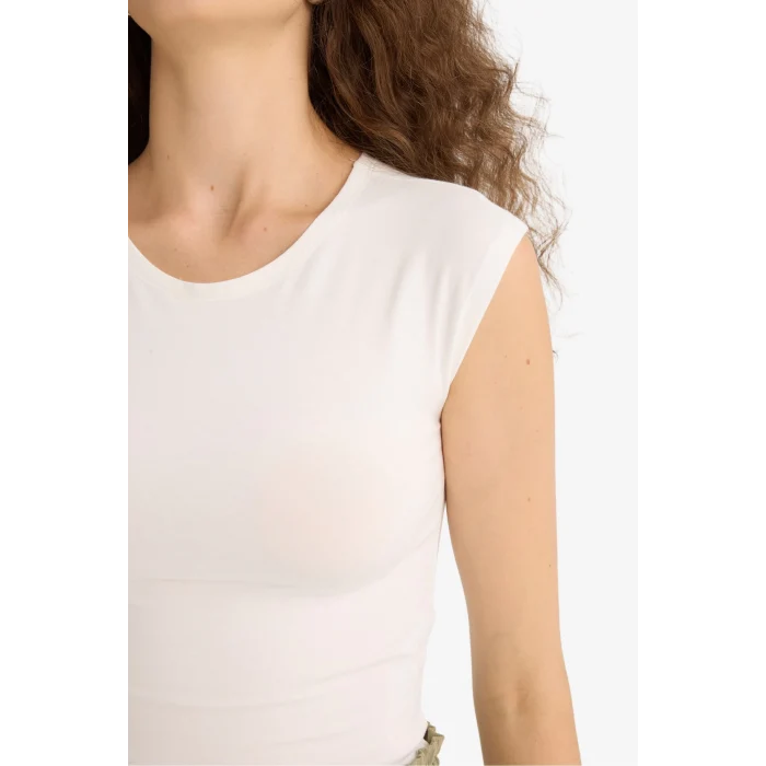 Defacto F5195 Beyaz Fitted Yuvarlakt Yaka Basic Düz Kısa Kollu Beyaz Tişört