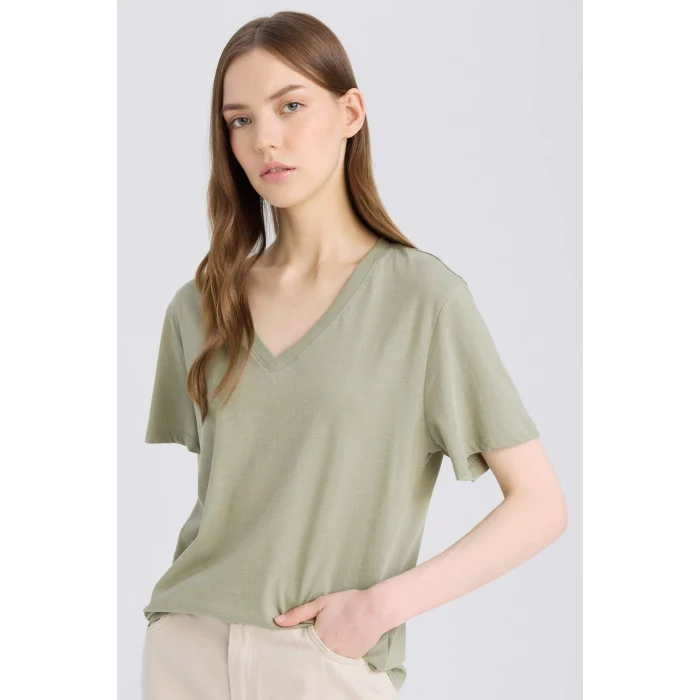 Defacto D9593 Haki Regular Fit V Yaka Basic Düz Kısa Kollu Tişört