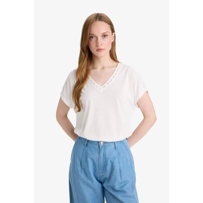 Defacto F2766 Ekru V Yaka Kısa Kollu Tişört