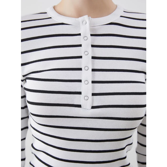 LCWAIKIKI Classic Beyaz Bisiklet Yaka Çizgili Kadın Tişört