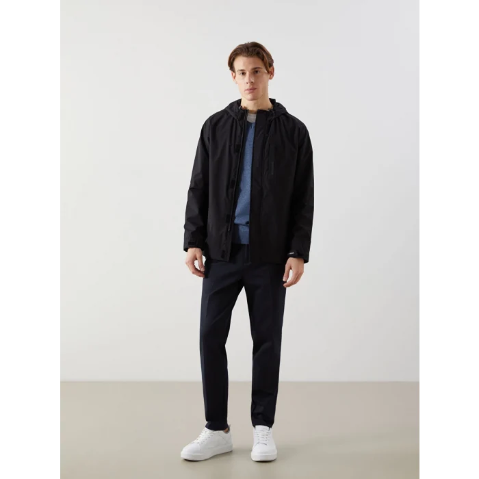 LCWAIKIKI Classic Siyah Standart Kalıp Kapüşonlu Erkek Mont