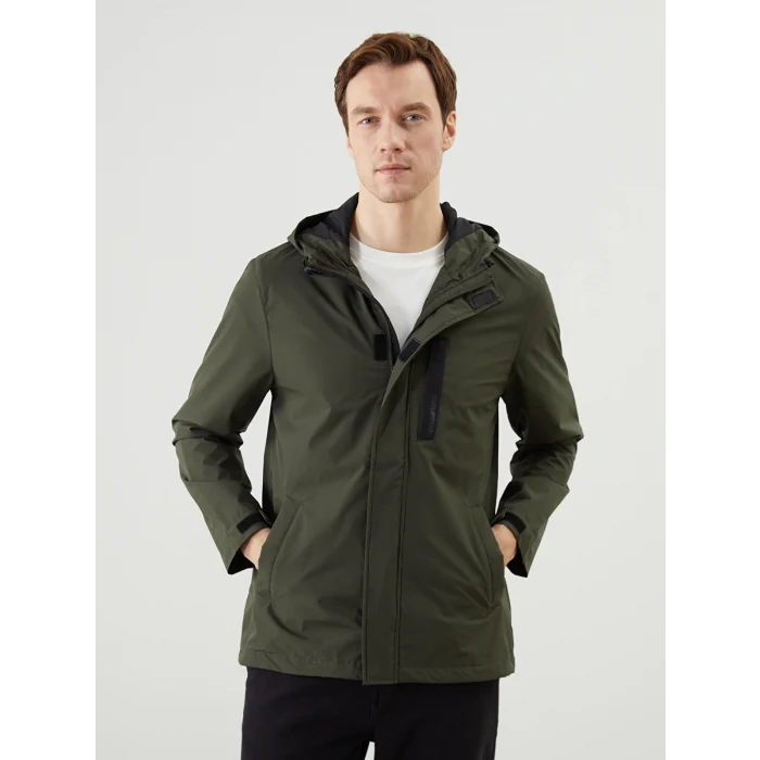 LCWAIKIKI Classic Haki Standart Kalıp Kapüşonlu Erkek Mont