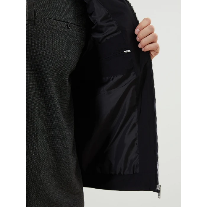 LCWAIKIKI Classic Siyah Standart Kalıp Dik Yaka Erkek Şişme Yelek