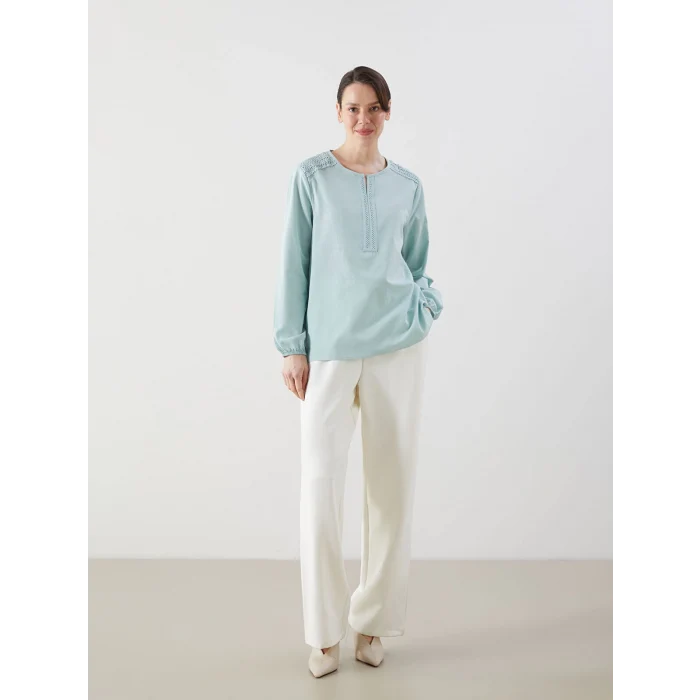 LCW Grace Yeşil Kaçık Yaka Nakışlı Kadın Bluz