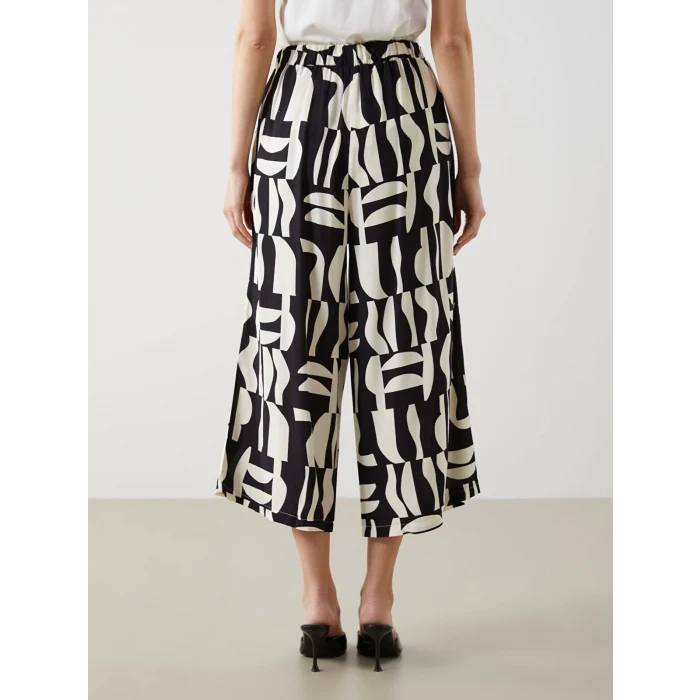 LCWAIKIKI Classic Siyah Beli Lastikli Desenli Kadın Kapri