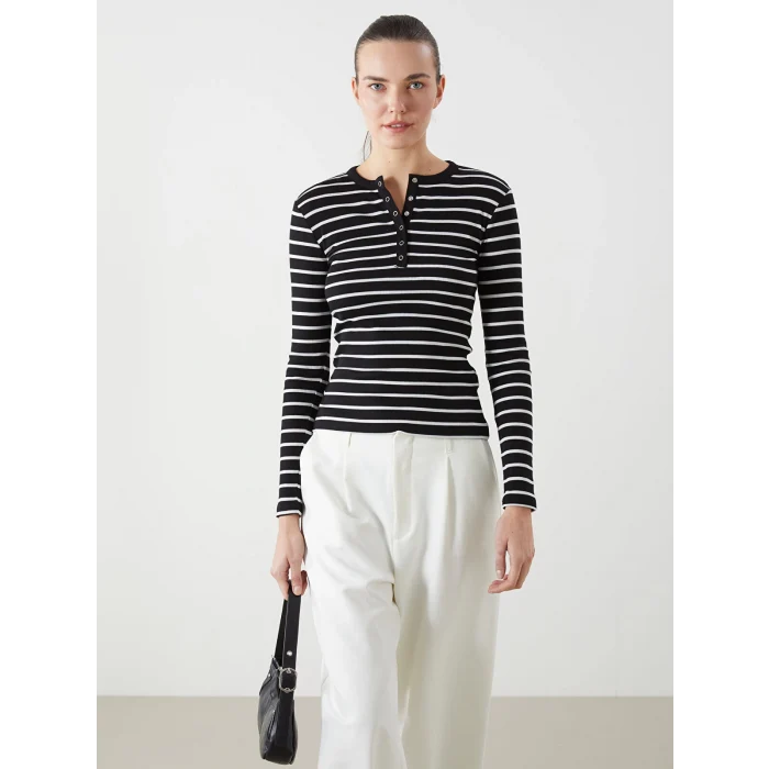 LCWAIKIKI Classic Siyah Bisiklet Yaka Çizgili Kadın Tişört