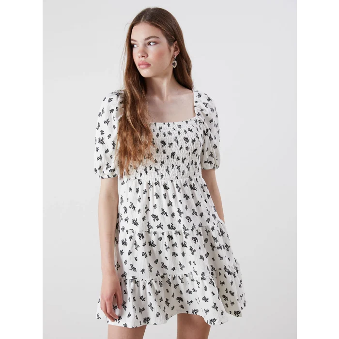 XSIDE Beyaz Kare Yaka Balon Kollu Katkat Mini Elbise