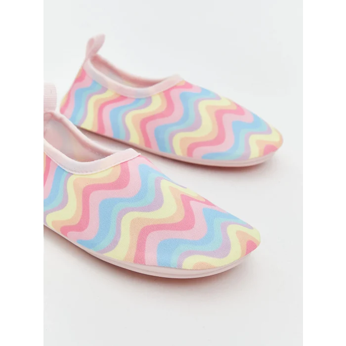 LCW STEPS Karişik Desenli Kız Bebek Deniz Ayakkabısı