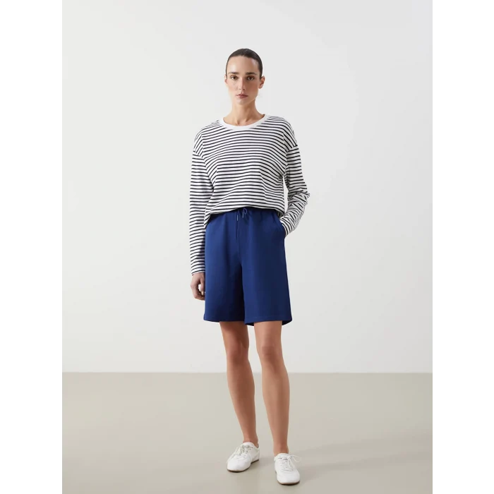 LCWAIKIKI Classic Lacivert Beli Lastikli Kadın Şort