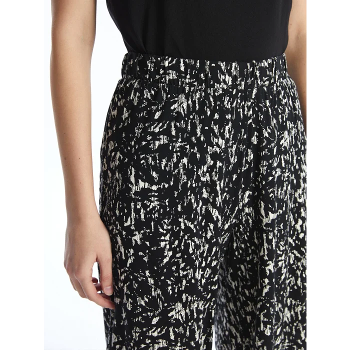 LCWAIKIKI Classic Siyah Beli Lastikli Desenli Kadın Şort