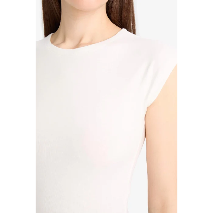 Defacto F0685 Ekru Slim Fit Dar Kesim Bisiklet Yaka Basic Düz Modal Kısa Kollu Tişört