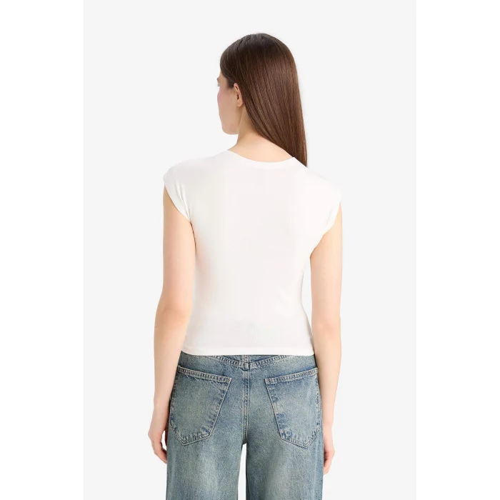 Defacto F0685 Ekru Slim Fit Dar Kesim Bisiklet Yaka Basic Düz Modal Kısa Kollu Tişört