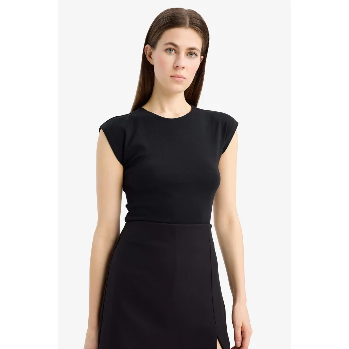 Defacto F0685 Siyah Slim Fit Dar Kesim Bisiklet Yaka Basic Düz Modal Kısa Kollu Tişört