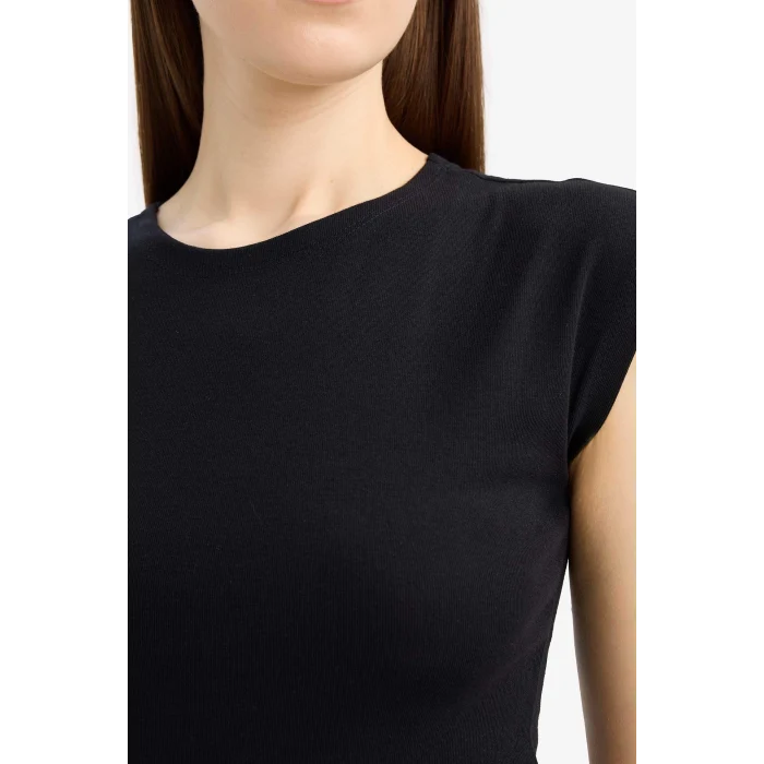 Defacto F0685 Siyah Slim Fit Dar Kesim Bisiklet Yaka Basic Düz Modal Kısa Kollu Tişört