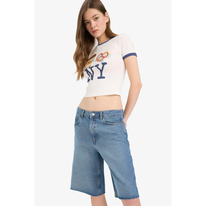 Defacto F2785 Beyaz Coool Fitted Crop Bisiklet Yaka Baskılı Ribana Kısa Kollu Tişört