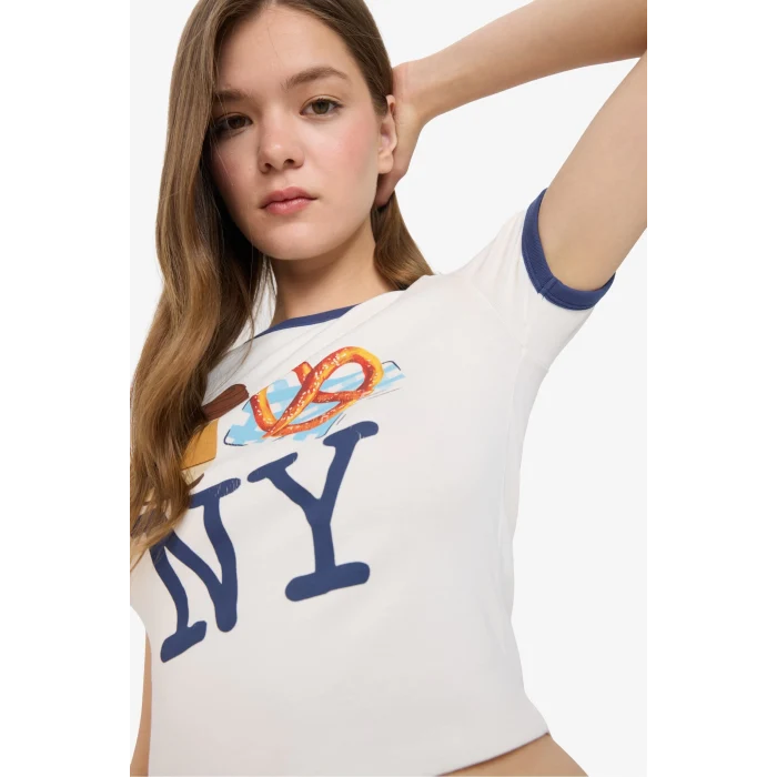 Defacto F2785 Beyaz Coool Fitted Crop Bisiklet Yaka Baskılı Ribana Kısa Kollu Tişört