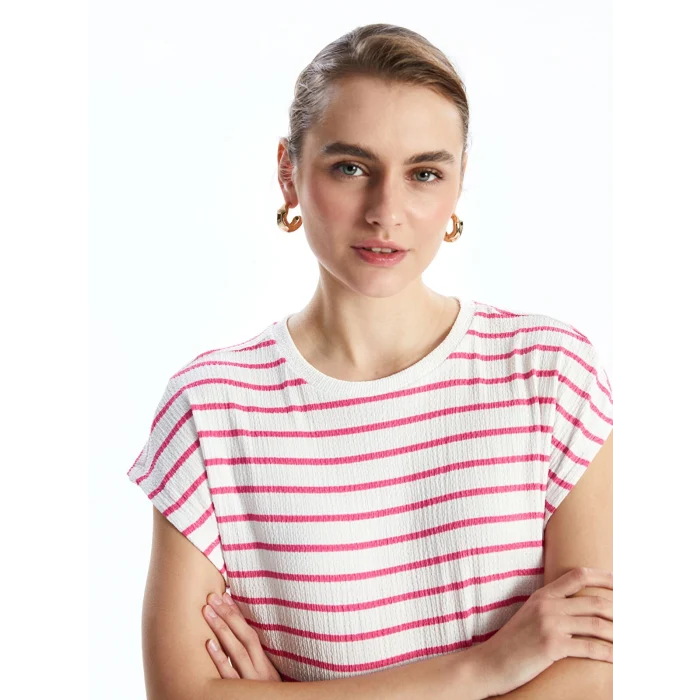 LCWAIKIKI Classic Pembe Bisiklet Yaka Çizgili Kadın Tişört