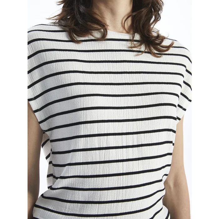 LCWAIKIKI Classic Siyah Bisiklet Yaka Çizgili Kadın Tişört